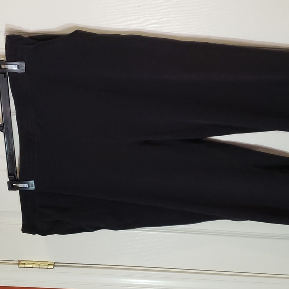 LL Bean stretchy cotton blend pants - Picture 2 of 7